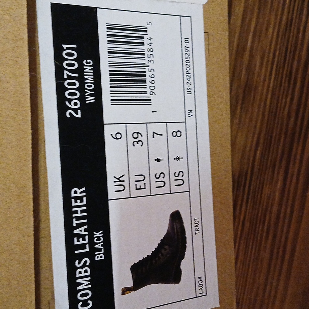 Dr Martens Combs Leather Black Size 7m/8w - Picture 13 of 13